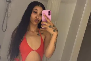 SEXY EXOTIC MILF AND I CREAM 😘💦 - Image 1